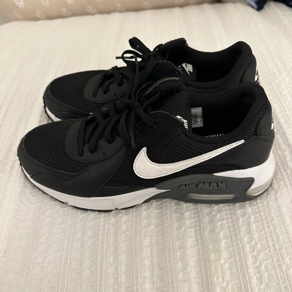 Nike Shoes - black nike air maxes